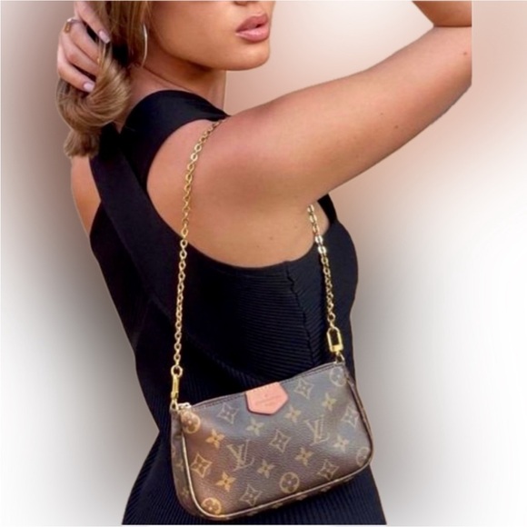 💯% Authentic Louis Vuitton Pochette✨ - Picture 2 of 3